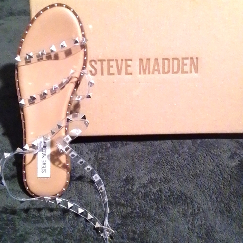 Steve Madden Flat Sandal Size 8.5 Clear Straps With Diamond Spikes
